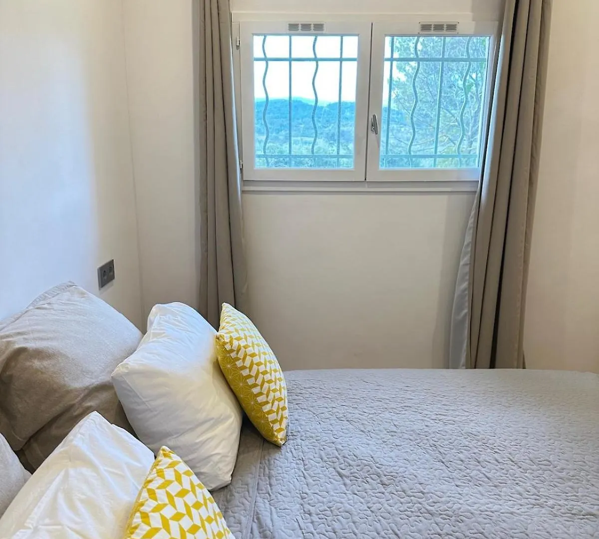 Holiday home Le Grand Bouteillan Villa Pierrevert